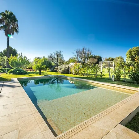 Charming In Holiday home *