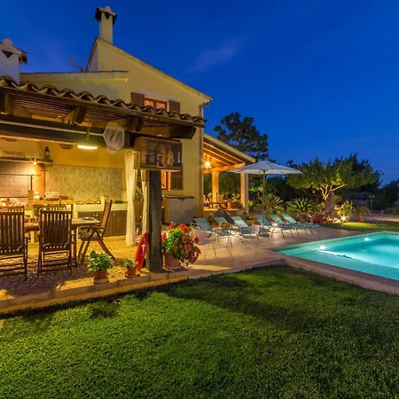 Charming In Holiday home
